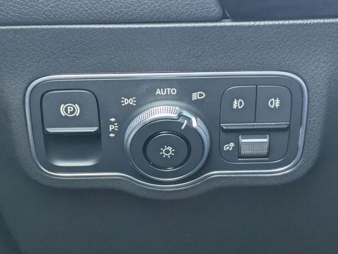 Used 2023 Mercedes-Benz GLA 250 4MATIC image 18