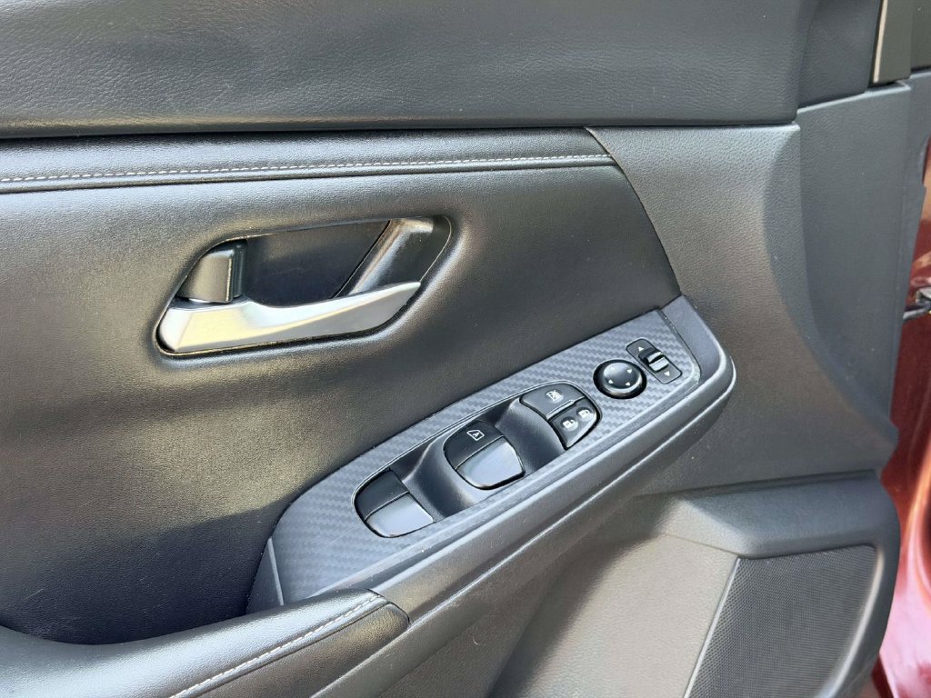 Used 2024 Nissan Sentra SV FWD image 13