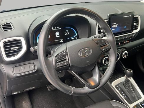 Used 2023 Hyundai Venue Limited image 23
