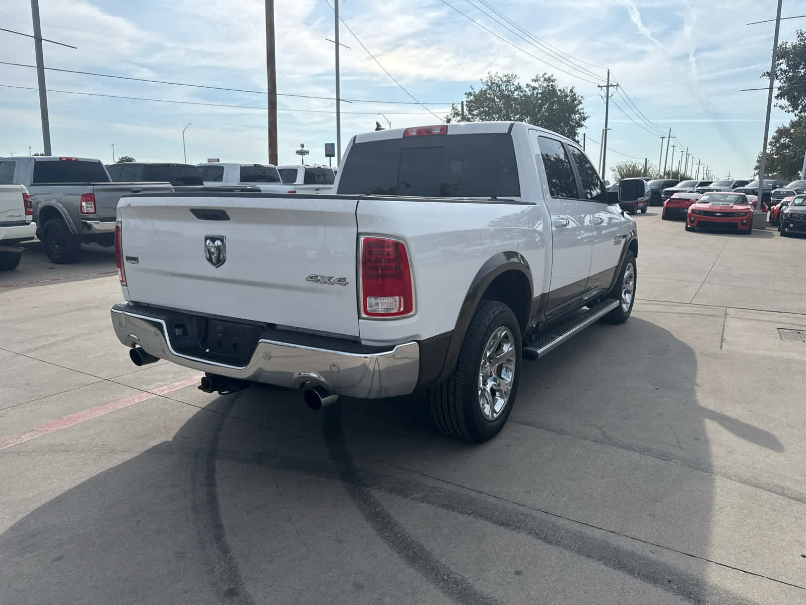 Used 2018 RAM 1500 Laramie w/ Convenience Group AWD/4WD image 3