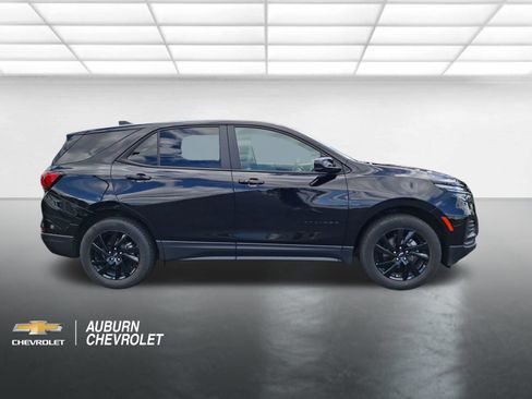 Used 2023 Chevrolet Equinox LS w/ LS Convenience Package AWD/4WD image 2