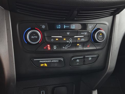 Used 2018 Ford Escape SE FWD image 25