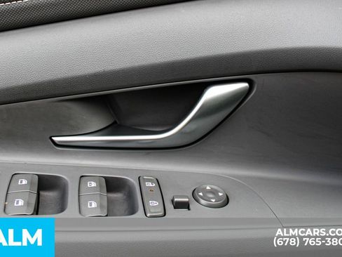 Used 2025 Hyundai Elantra Sport image 34