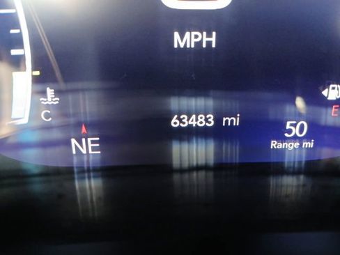 Used 2023 Chrysler Pacifica Touring-L image 42