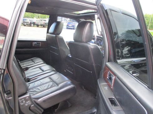 Used 2017 Lincoln Navigator L Select AWD/4WD image 30