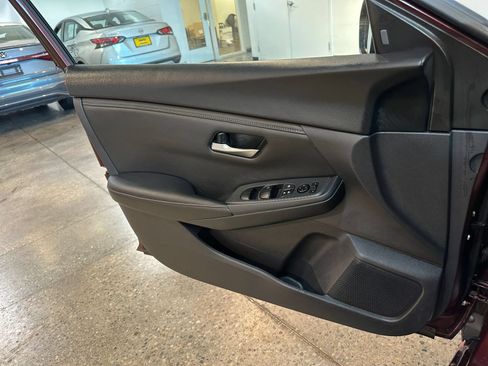 Used 2025 Nissan Sentra SV FWD image 18