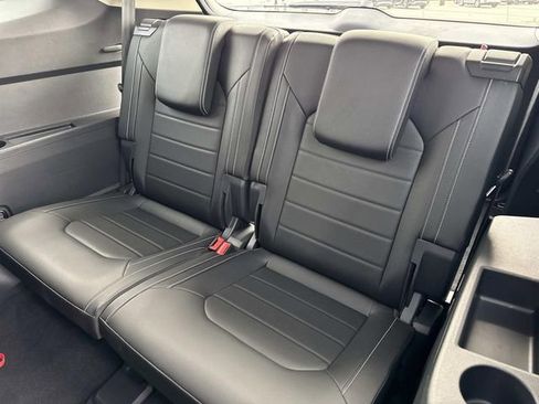 Certified 2025 Volkswagen Atlas SEL AWD/4WD image 16
