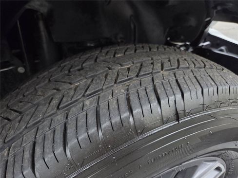 Certified 2026 Jeep Wrangler Unlimited Sahara AWD/4WD image 31