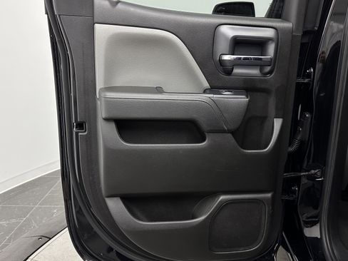 Used 2019 Chevrolet Silverado 1500 Custom w/ Custom Convenience Package RWD image 19