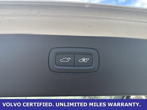 Certified 2025 Volvo XC90 B6 Plus image 9