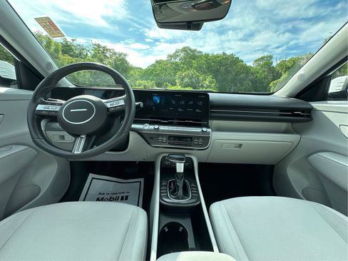Used 2025 Hyundai Kona SEL AWD/4WD image 26