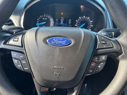 Used 2015 Ford Edge SE image 19