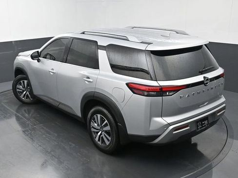 Used 2024 Nissan Pathfinder SL image 37