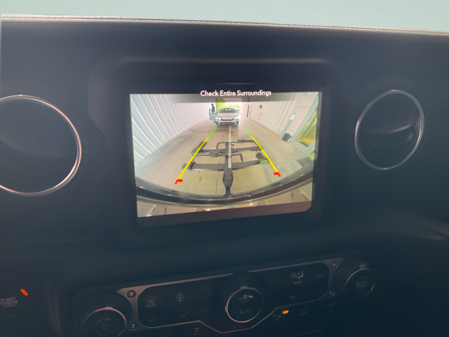 Used 2018 Jeep Wrangler Unlimited Sahara AWD/4WD image 20