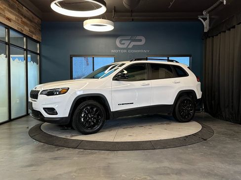 Used 2023 Jeep Cherokee Altitude Lux AWD/4WD image 7