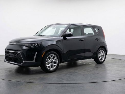 Used 2025 Kia Soul LX w/ LX Technology Package image 3