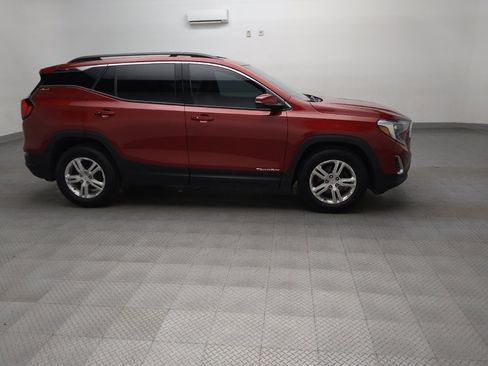 Used 2019 GMC Terrain SLE w/ Driver Convenience Package FWD image 11