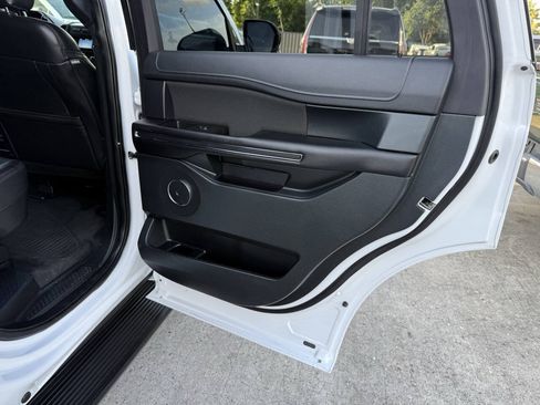 Used 2020 Ford Expedition XL AWD/4WD image 18