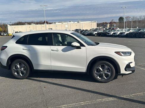 New 2026 Honda HR-V LX image 3