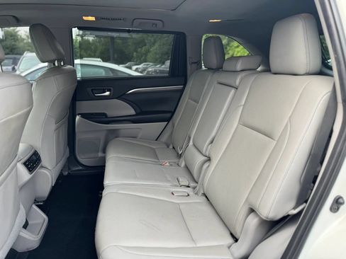 Used 2019 Toyota Highlander Limited Platinum w/ Protection Package #3 AWD/4WD image 10