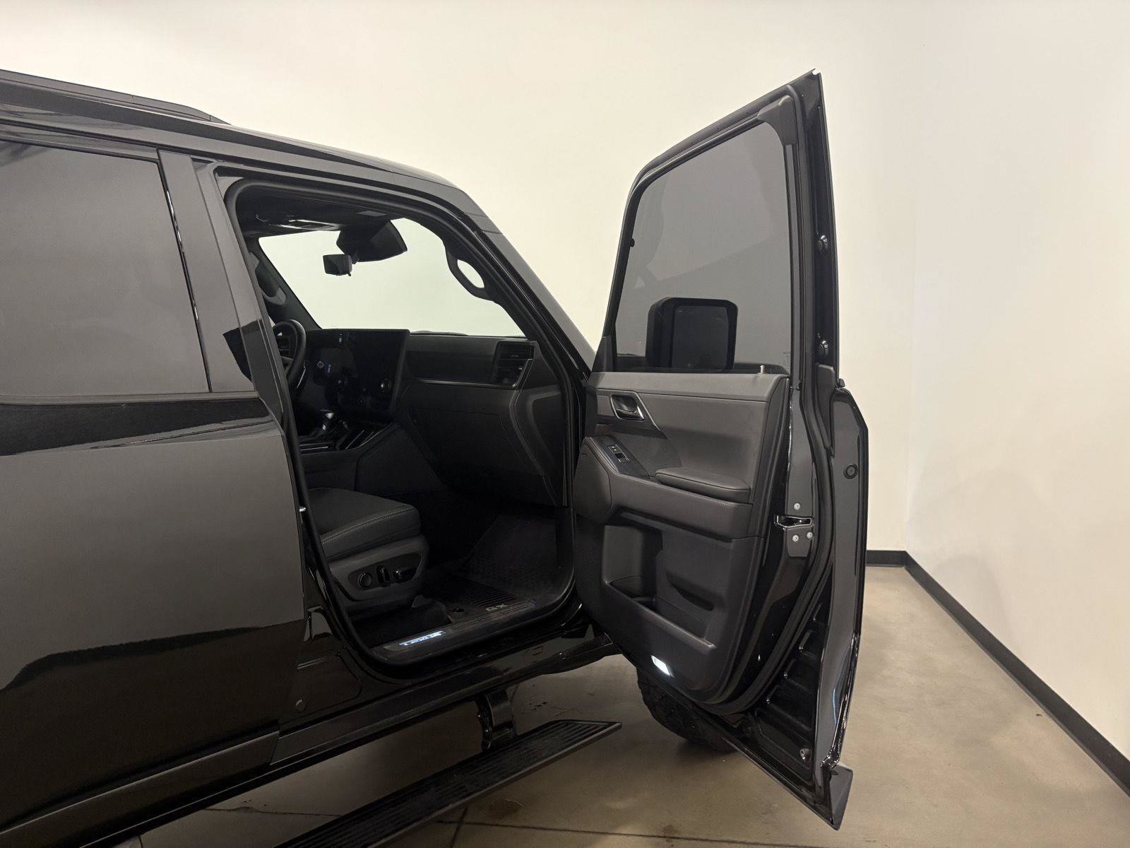 Used 2026 Lexus GX 550 w/ Accessory Package (2T) AWD/4WD image 44