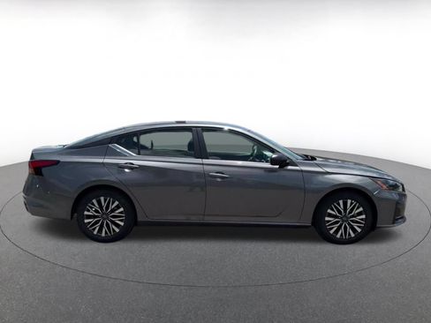 Used 2026 Nissan Altima 2.5 SV FWD image 16