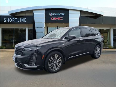 Used 2022 Cadillac XT6 Premium Luxury AWD/4WD image 3