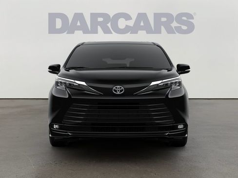 New 2026 Toyota Sienna XLE AWD/4WD image 2