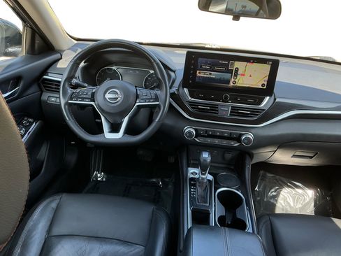 Used 2023 Nissan Altima 2.5 SR w/ SR Premium Package image 13