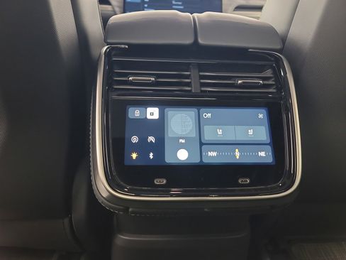 Used 2022 Rivian R1T Adventure image 28