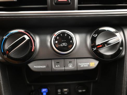 Used 2020 Hyundai Kona SE FWD image 17