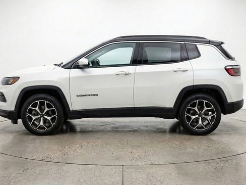 Used 2025 Jeep Compass Limited image 5