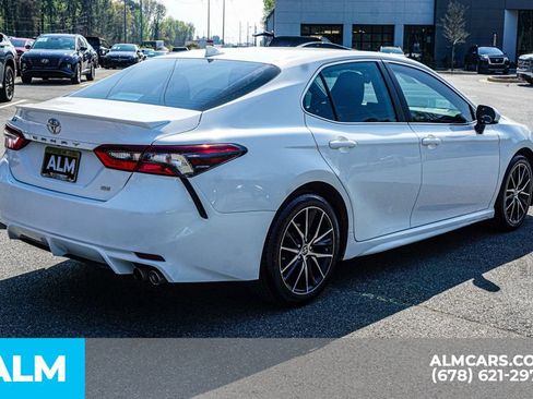 Used 2021 Toyota Camry SE image 6