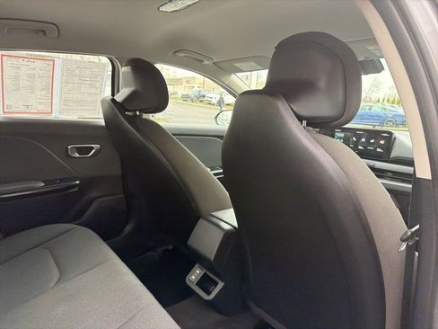 Used 2025 Kia K4 LXS image 14