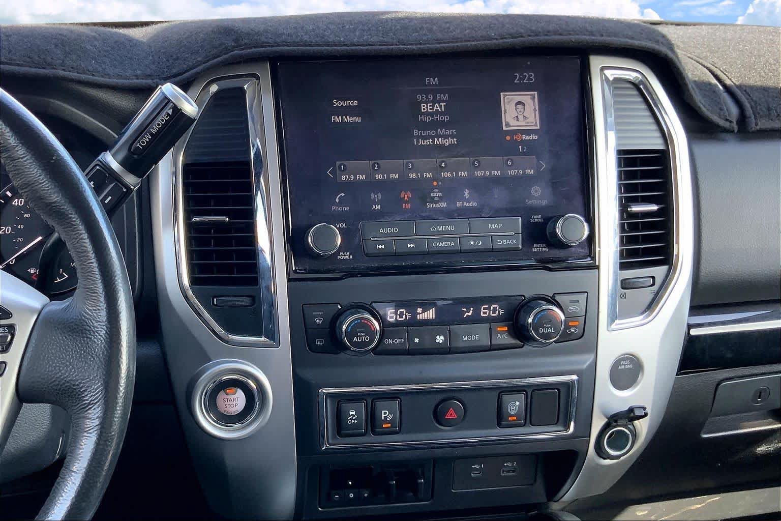 Used 2020 Nissan Titan SV w/ SV Convenience Package RWD image 15