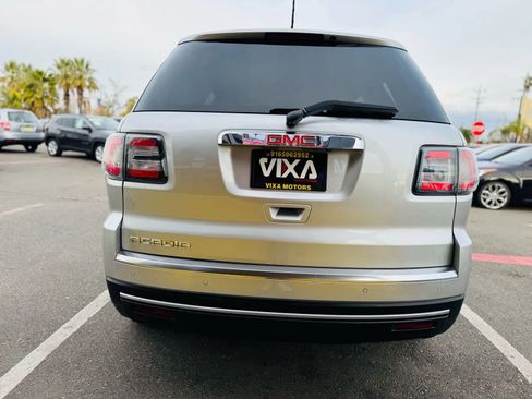 Used 2015 GMC Acadia SLE image 6