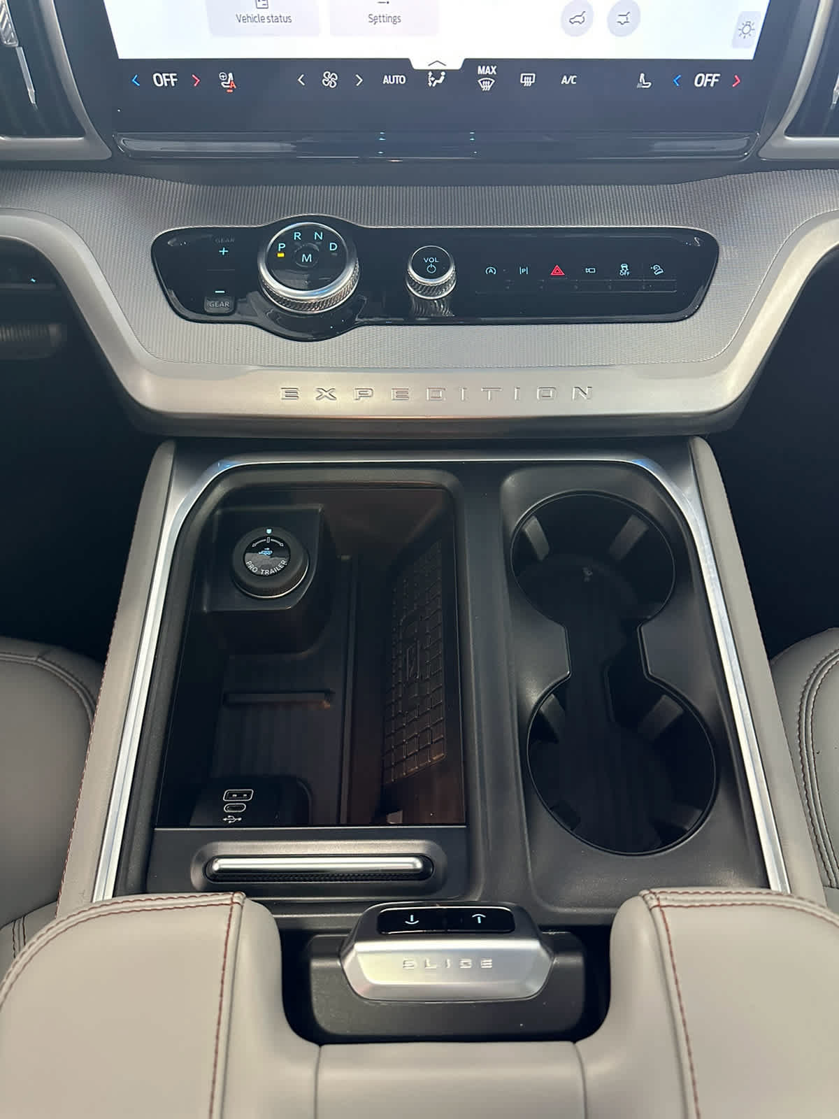 Certified 2025 Ford Expedition Active AWD/4WD image 27