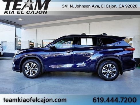 Used 2021 Toyota Highlander XLE image 6