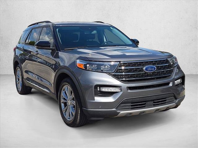 Certified 2024 Ford Explorer XLT w/ Equipment Group 202A RWD image 3