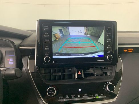 Used 2021 Toyota Corolla LE image 22