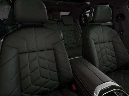 New 2026 BMW 760i xDrive AWD/4WD image 38