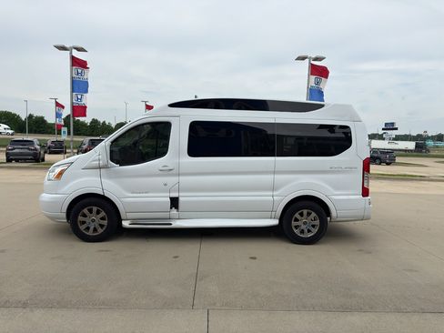 Used 2017 Ford Transit 150 XLT RWD image 8