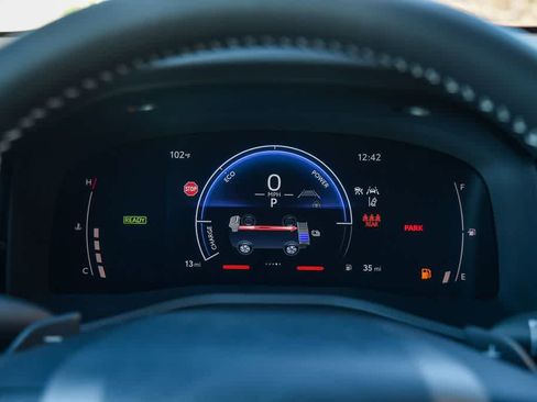 New 2026 Toyota Camry Hybrid FWD image 24