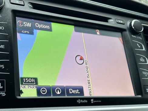 Used 2014 Toyota Highlander Limited image 24