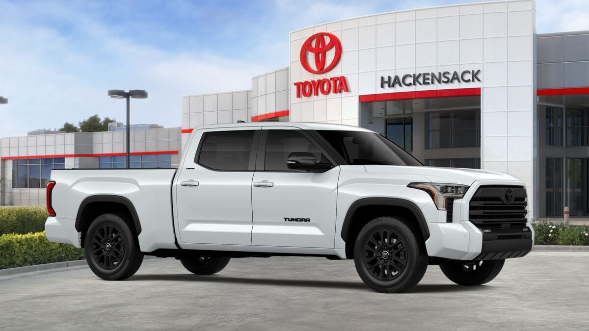 Used 2026 Toyota Tundra Limited AWD/4WD image 14