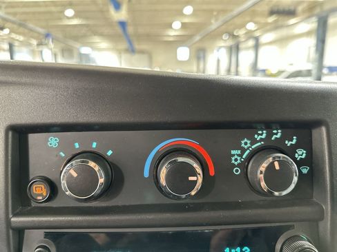 Used 2024 GMC Savana 2500 w/ Driver Convenience Package image 15