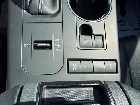 Used 2020 Toyota Highlander XLE image 41