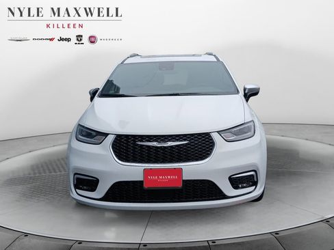 New 2026 Chrysler Pacifica Pinnacle FWD image 18