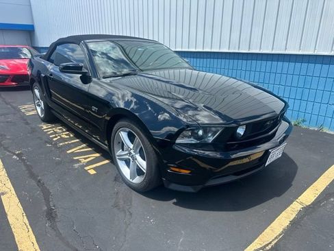 Used 2010 Ford Mustang GT RWD image 1