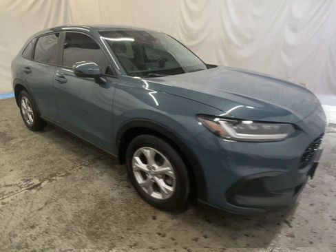 Used 2023 Honda HR-V LX image 2